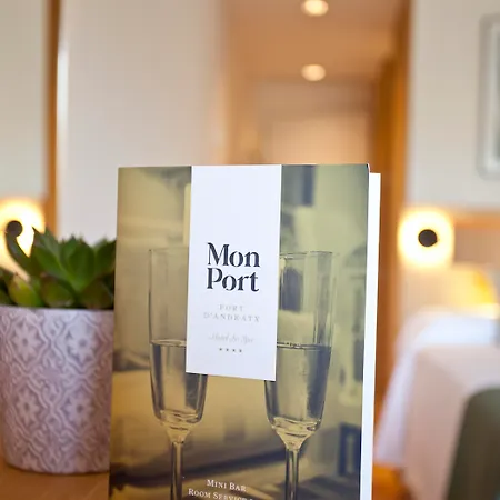 Mon Port & فندق بويرتو دي أندراتكس