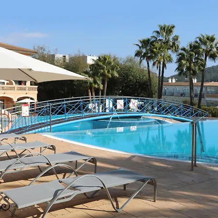فندق Mon Port & 4*